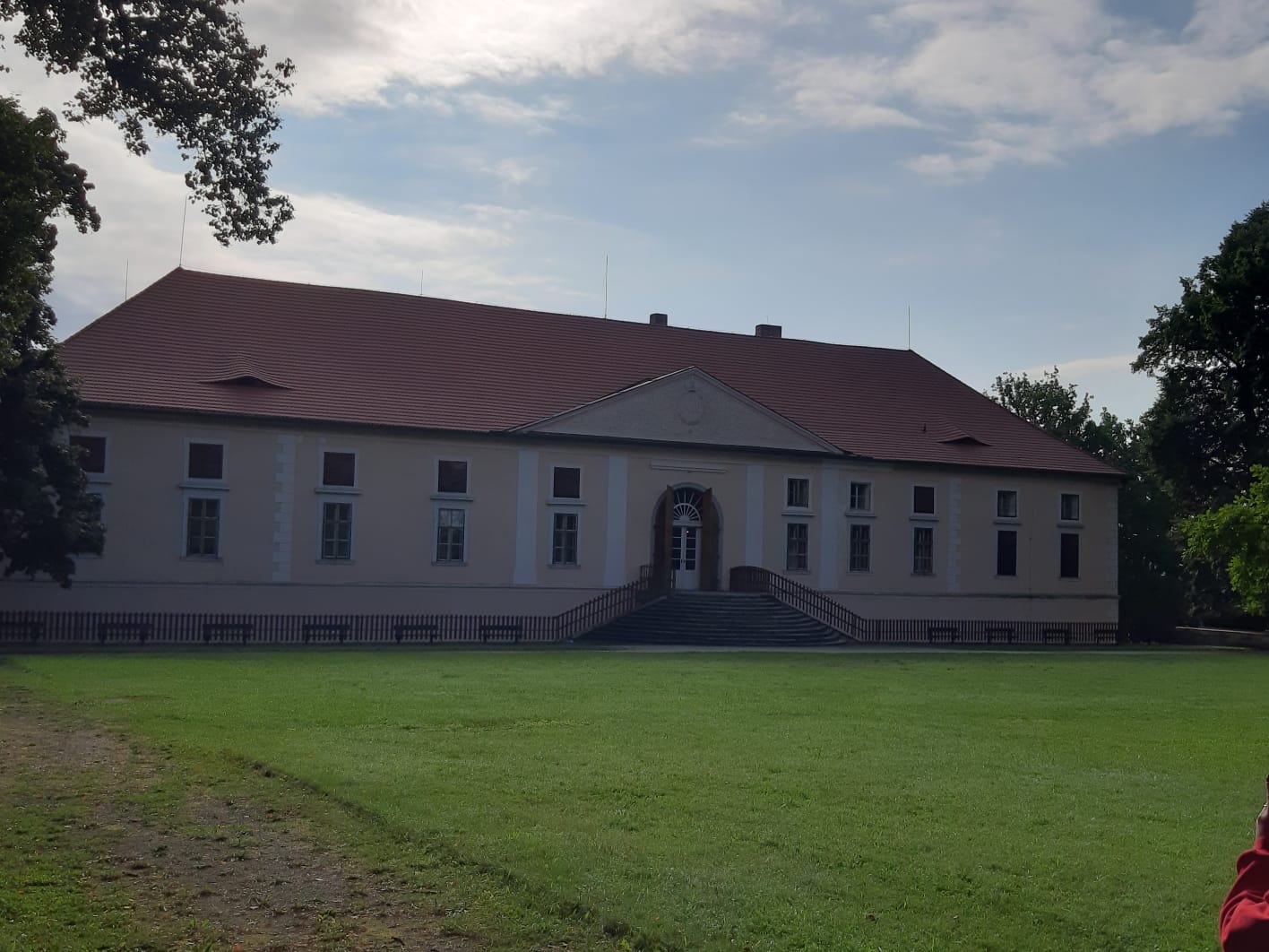 Pohled ze zámeckého parku