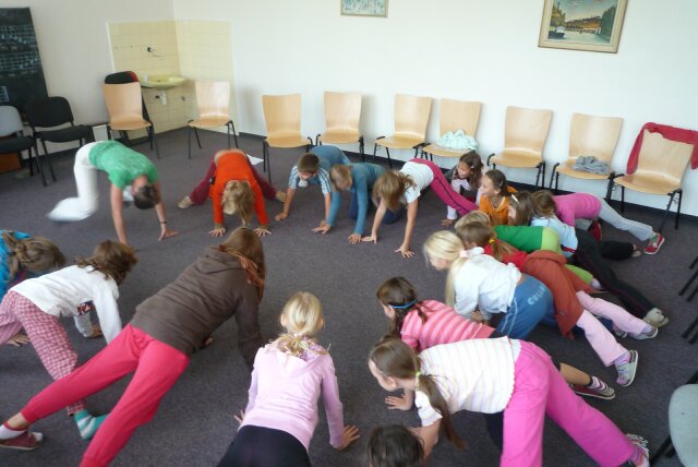 Mladší Jiřičky na semináři Ludmily Vackové.jpg